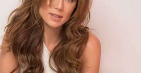 Mariana Ximenez posta foto de topless em cachoeira