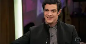 Mateus Solano lembra beijo gay e diz: “Demos muitos passos atrás”