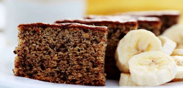 Proteico e saudável: esse bolo de banana vai te surpreender