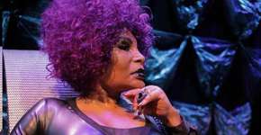 Elza Soares posa seminua aos 80 anos