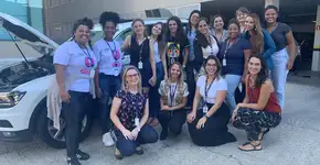 Jovem abre curso de mecânica feminino para empoderar mulheres
