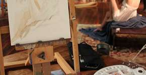 Desenhe e seja desenhado na oficina colaborativa de modelo vivo da Unesp