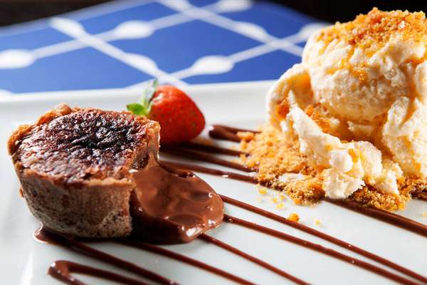 Petit gateau de chocolate, de Daniela Loyola - Foto: Rafael Lobo/Zoltar Design