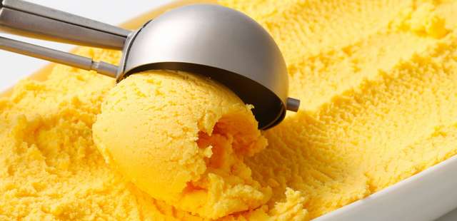 Sorvete de manga para se refrescar neste calorão