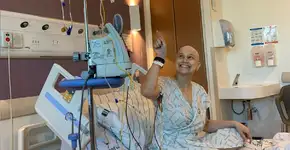 Diagnosticada com linfoma não Hodgkin aos 38 anos, analista de RH precisou de 15 bolsas de sangue para continuar viva