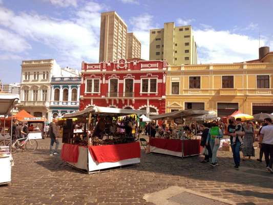 A tradicional Feirinha de Artesanato do Largo da Ordem