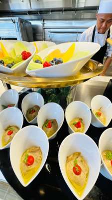 São mais de 40 bares e restaurantes no maior navio do mundo, Star of the Seas