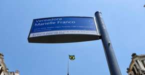 Placa em homenagem a Marielle é inaugurada em frente à Câmara do Rio