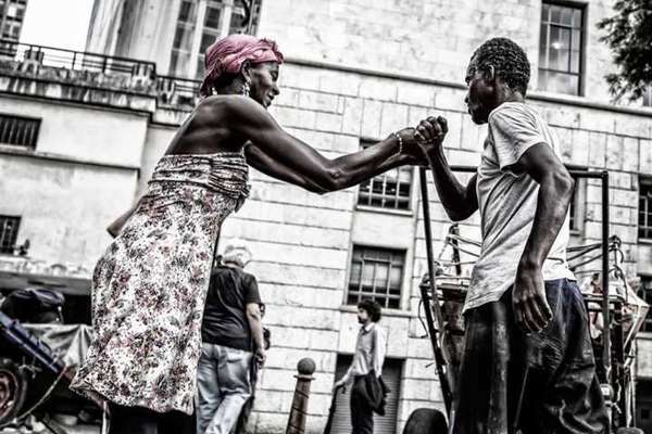 O movimento auxilia as pessoas na cracolândia e organiza eventos culturais