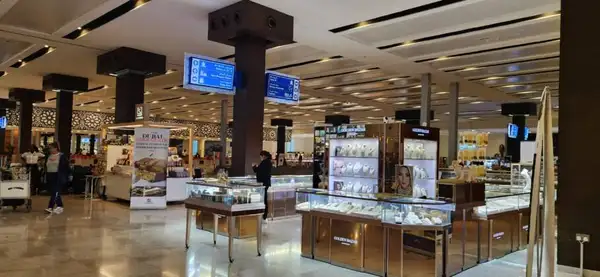 terminal de O terminal de cruzeiros conta com diversas lojas