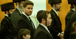 Nova série da Netflix é curta e conta com reviravoltas chocantes