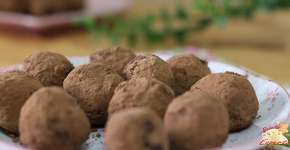Trufas low carb de tâmaras com castanha