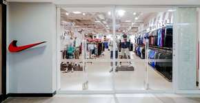 Tênis da Nike com até 60% de desconto em outlets online