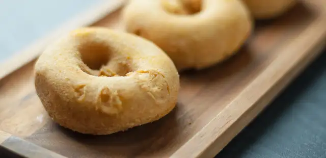 Rosquinha de banana com aveia: fácil, saudável, viciante e fica pronta em minutos