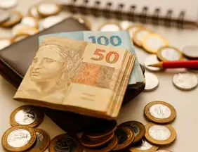 Economize: O erro silencioso que faz você trabalhar o mês inteiro e ainda ficar sem dinheiro