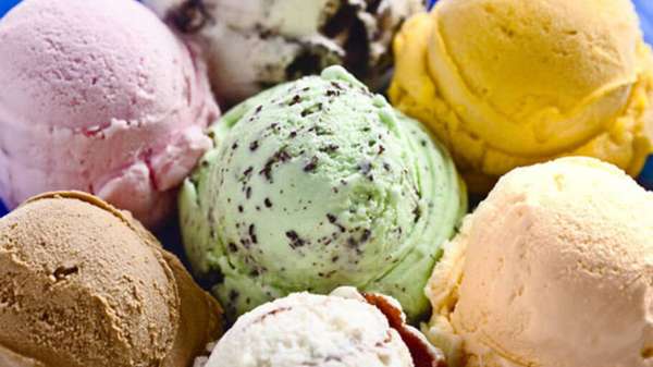 Praça Benedito Calixto recebe festival com sorvete à vontade por R$ 15