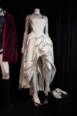 Detalhes do vestido criado por Vivienne Westwood 