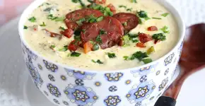 Creme de milho com bacon e calabresa