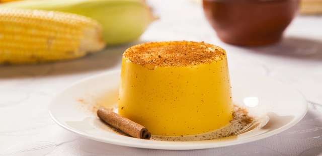 Curau de milho cremoso no micro-ondas para aquecer seu arraiá em minutos