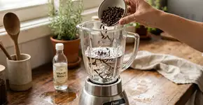 Liquidificar cravo-da-índia e vinagre branco: Uma mistura poderosa que tem uma grande função para a limpeza dos móveis