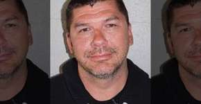 Prefeito anti-gay é preso depois de jogar strip poker com garoto