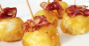 Bolinho de batata com uma casquinha crocante que agrada a todos