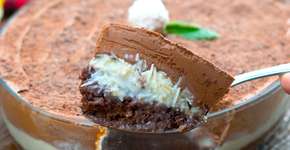 Prepare a festa: bolo mousse de Prestígio gelado e molhadinho