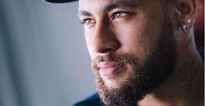 ‘De cabeça fria’, Neymar desabafa na web e pede punição a zagueiro