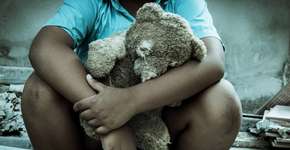 Homem acusado de estuprar e matar menina é esquartejado pela população