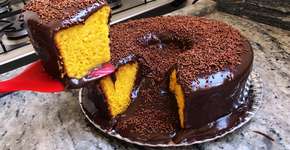 Bolo vulcão de cenoura com chocolate para toda a família