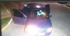 Mãe se desespera para salvar filha de 9 meses durante assalto