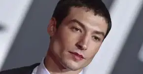 Ezra Miller tem altar para ele mesmo e acredita ser o novo ‘Jesus’