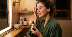 Como usar o óleo de rosa mosqueta para clarear manchas e estimular a renovação celular da pele