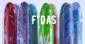 Campanha transforma plástico dos oceanos em brinquedo erótico