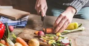 Este é o melhor horário para jantar para quem quer emagrecer