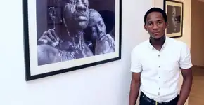 Com apenas uma caneta, artista cria obras hiper-realistas de tirar o fôlego