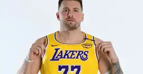 Explosão de vendas: Camisa de Doncic nos Lakers lidera ranking da NBA na temporada