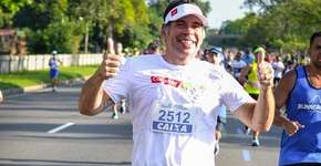 Leandro Hassum mostra rotina pesada de exercícios na web