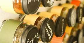 Faça você mesmo: 5 ideias de porta-temperos com materiais recicláveis