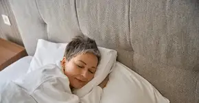 Descubra como acertar na escolha do travesseiro para dormir melhor