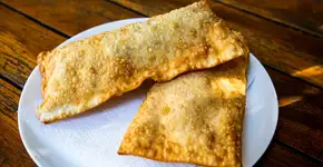 Massa de pastel de feira para você conseguir fazer na sua própria casa