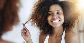 Procura por cabelo cacheado supera a por cabelo liso no Google