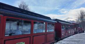 Cidade na Patagônia tem passeio de trem que parece cena de filme