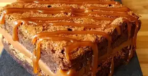 Receita deliciosa de brownie recheado com doce de leite