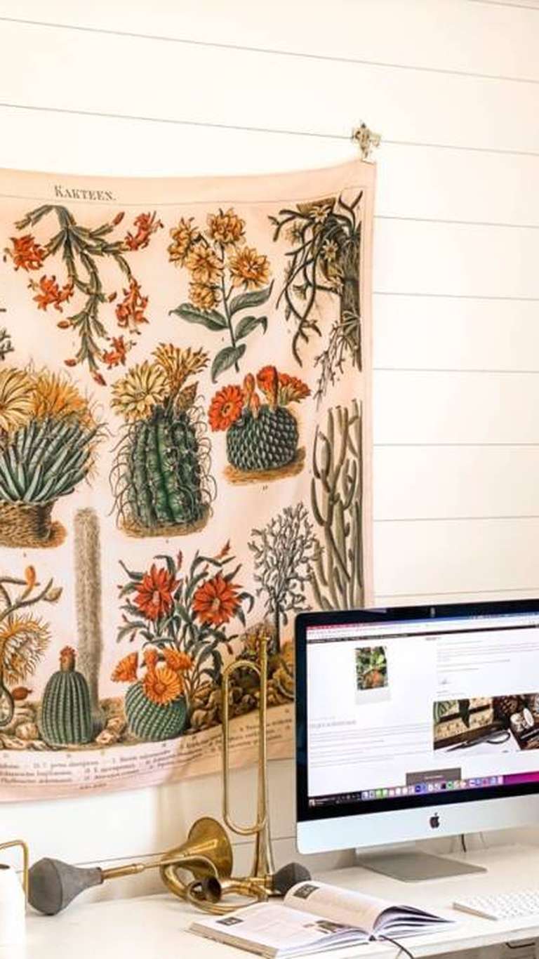 Dora Queen cria utilitários e objetos de decoração inspirados no universo botânico de enciclopédias antigas