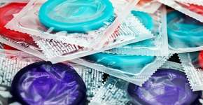 Ministério da Saúde exclui gays de campanha e é criticado