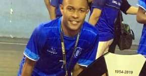 Estudante de 18 anos é morto por bala perdida no ponto de ônibus