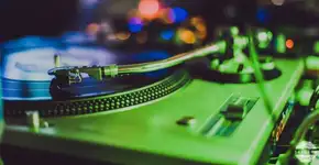 Vem pro baile: 9 festas para curtir o Dia do Rap Nacional