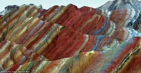 Conheça as montanhas coloridas da China