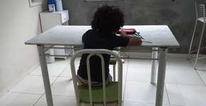 Menino tem matrícula negada em escola por seu cabelo black power